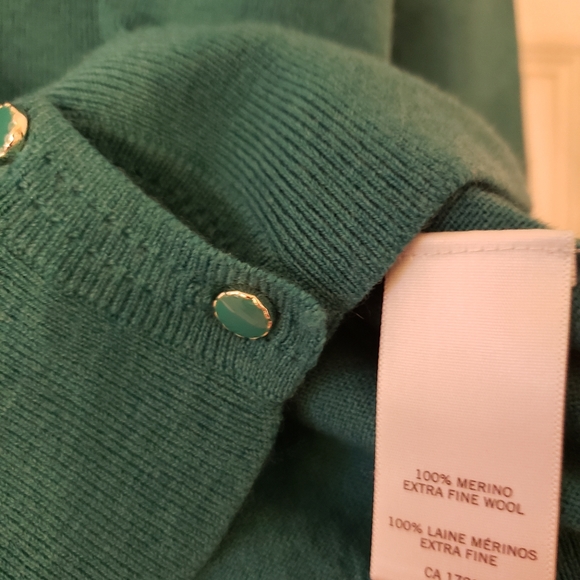 Four, different colours sweaters - Picture 2 of 12